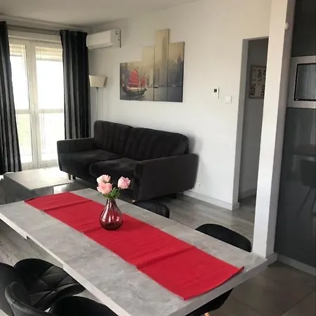 Metropolia Business Deluxe Apt, Ac, Wifi, Parking, Fv Varşova